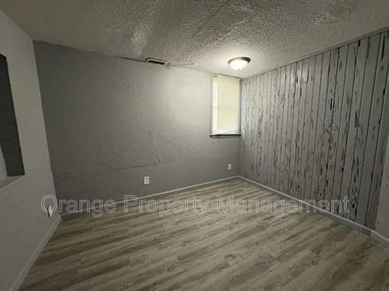 Building Photo - 4108 Cuming St #1