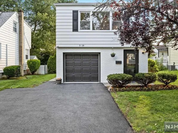 3-18 30th St, Fair Lawn, NJ 07410