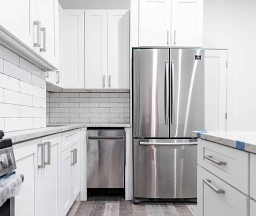 3rd image of 1726 2nd Ave APT 8