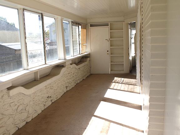 3rd image of 635 N Euclid Ave
