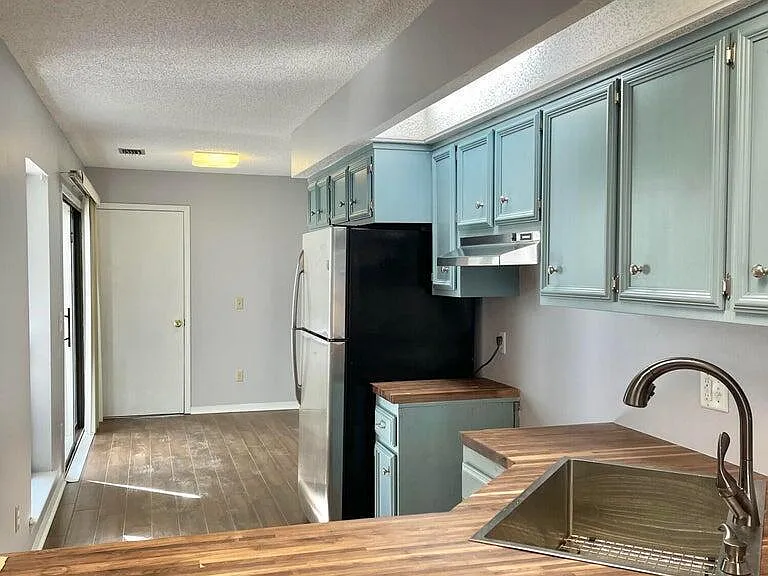 1185 Romaine Cir W — Photo 4