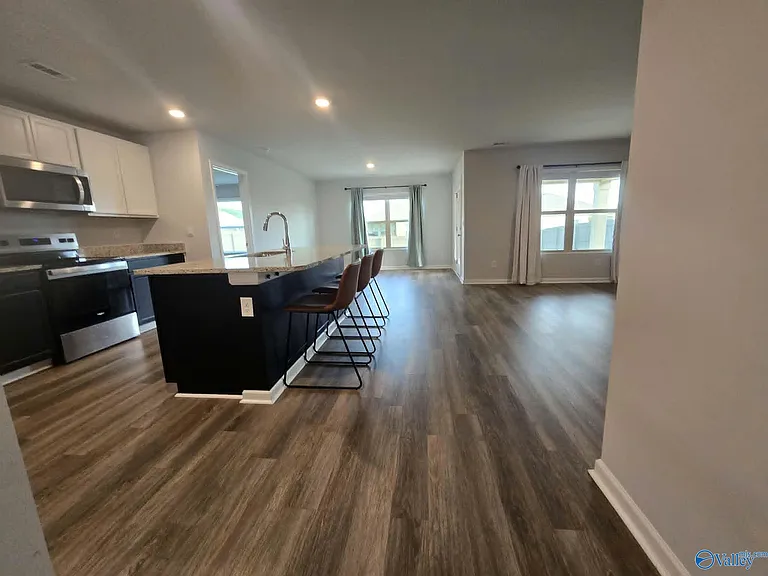 427 Jackson Point Cir — Photo 5