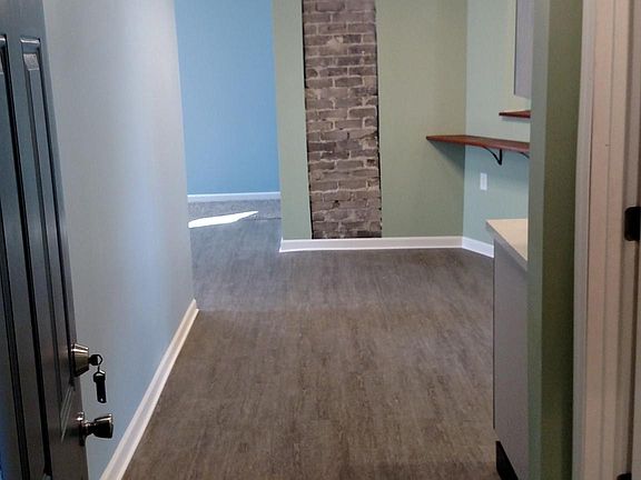 2nd image of 848 Oak St