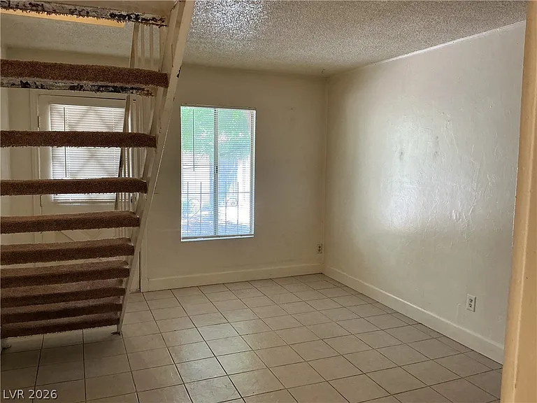 3968 Voxna St — Photo 8