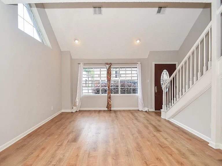 3010 Helena St — Photo 6