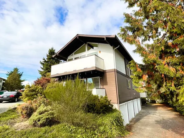 14320 Roosevelt Way N #201, Seattle, WA 98133
