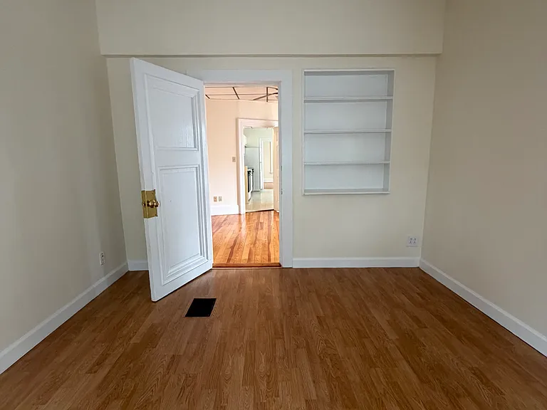 92 Granville Ave #1 — Photo 18