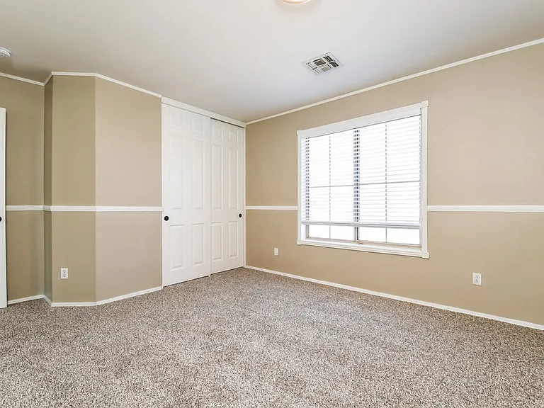 1081 E Horseshoe Dr — Photo 14