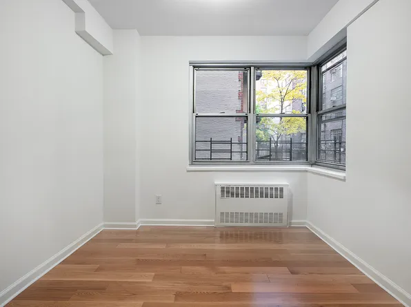 7 Lexington Avenue image 5 of 7