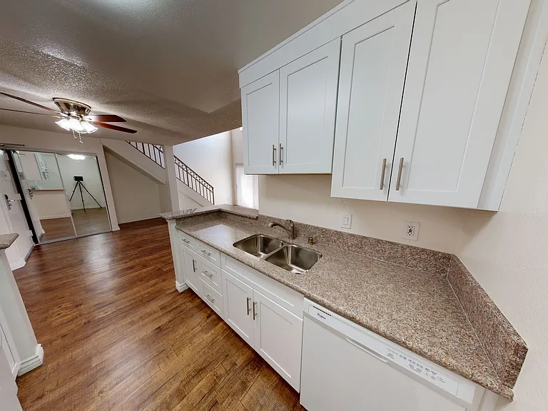 Regency Detroit Apartments — Photo 15