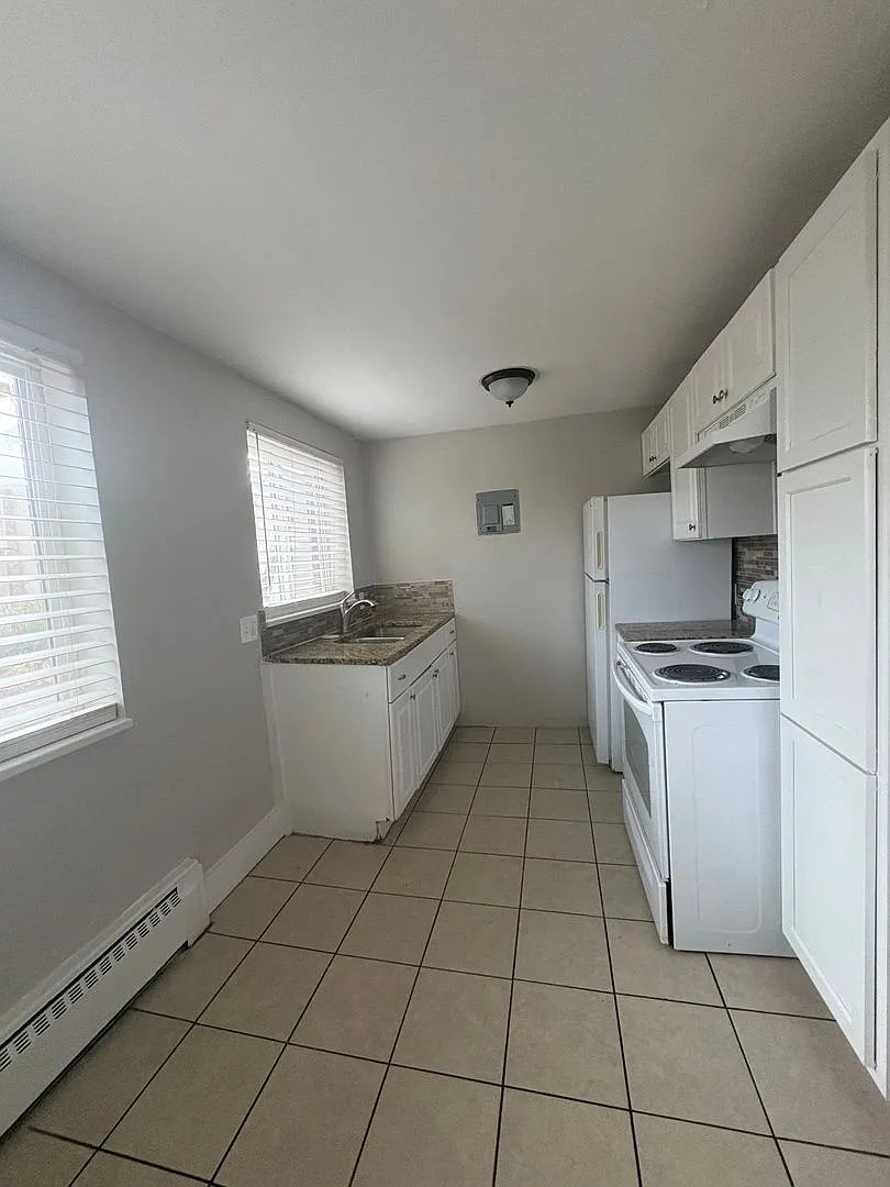 1475 Macon Street — Photo 3