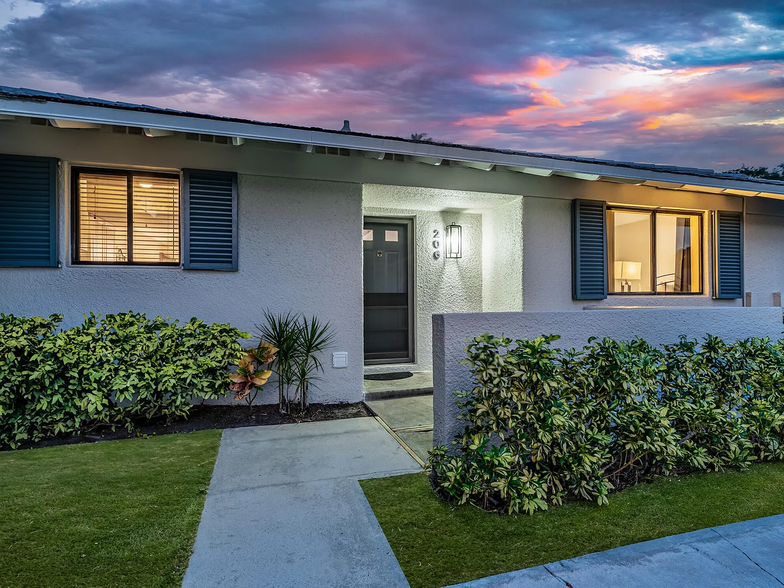 2 bed, 2.0 bath, 1135 sqft, $5,000 — Photo 3