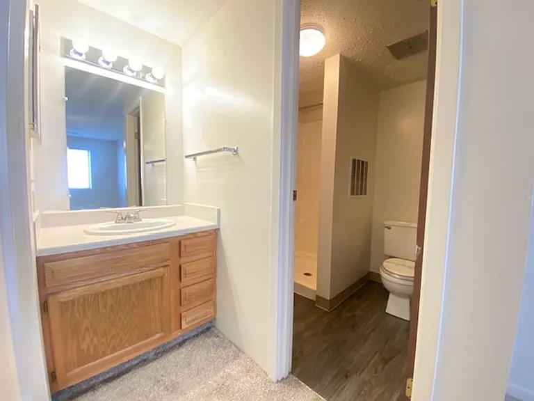 Superior Place Apartments — Photo 30
