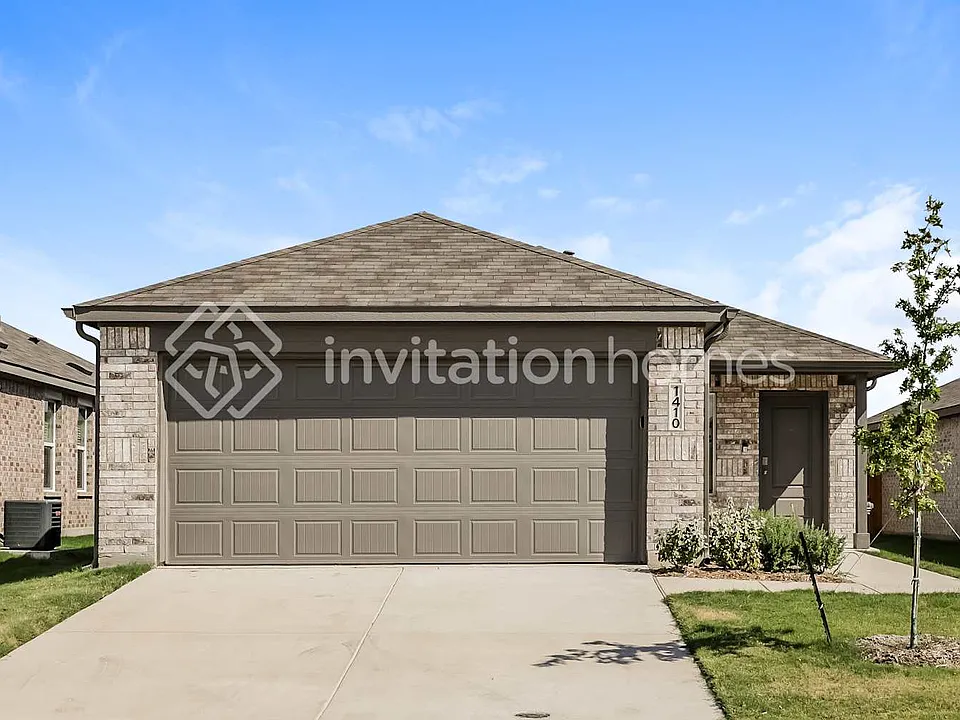1410 Merlin Bluff St