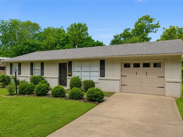 725 N Washington Ave, Fayetteville, AR 72701