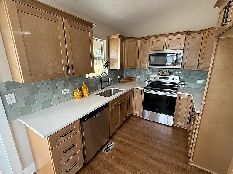 102 Poplar Ct — Photo 9