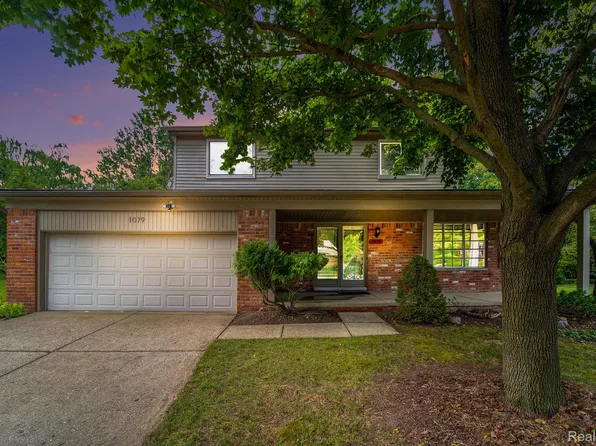 1079 Snead Dr, Troy, MI 48085