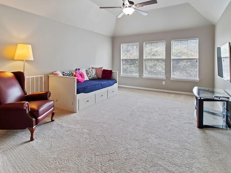 3705 Glenshannon Ln — Photo 17