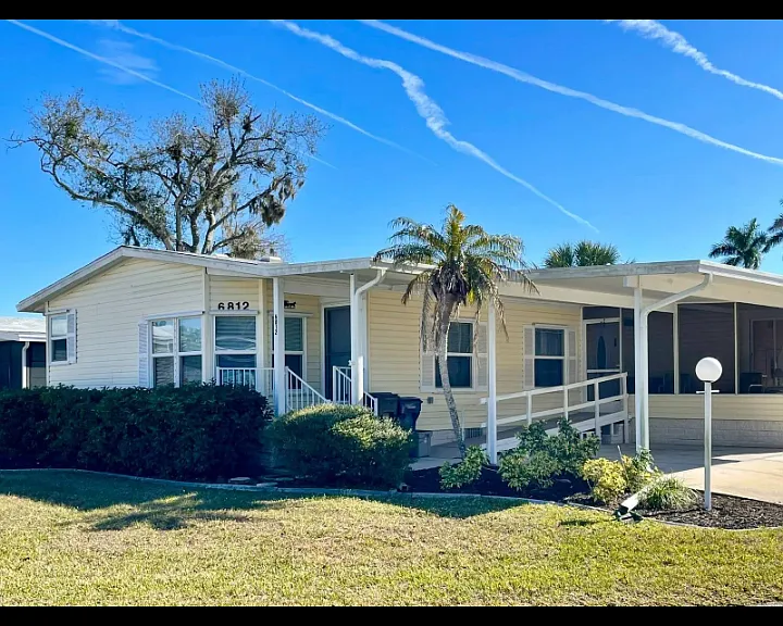 6812 Coconut Grove Cir — Photo 2