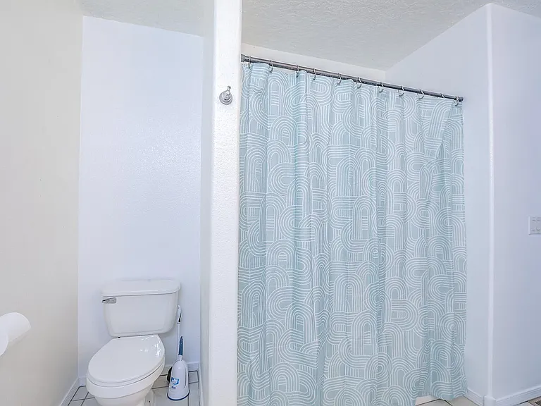 1909 Girard Blvd NE — Photo 17