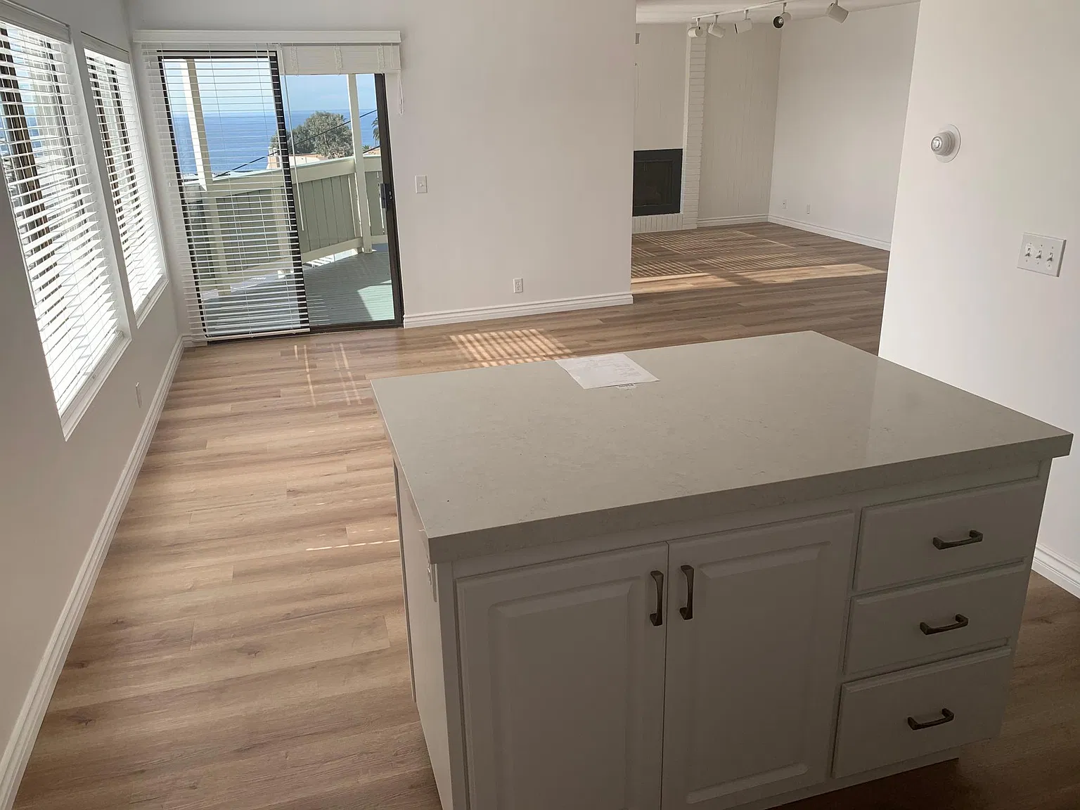 2 bed, 1200 sqft, $5,000 — Photo 4