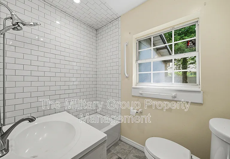 2115 Minerva Ave — Photo 17