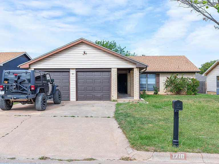 1710 Covey Ln — Photo 25