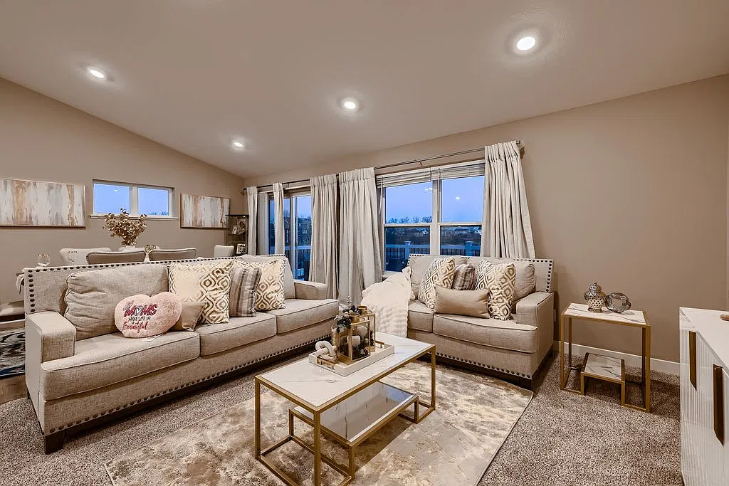 4 bed, 3.5 bath, 2402 sqft, $3,095 — Photo 4