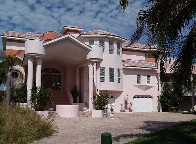 1st image of 608 Columbus Dr
