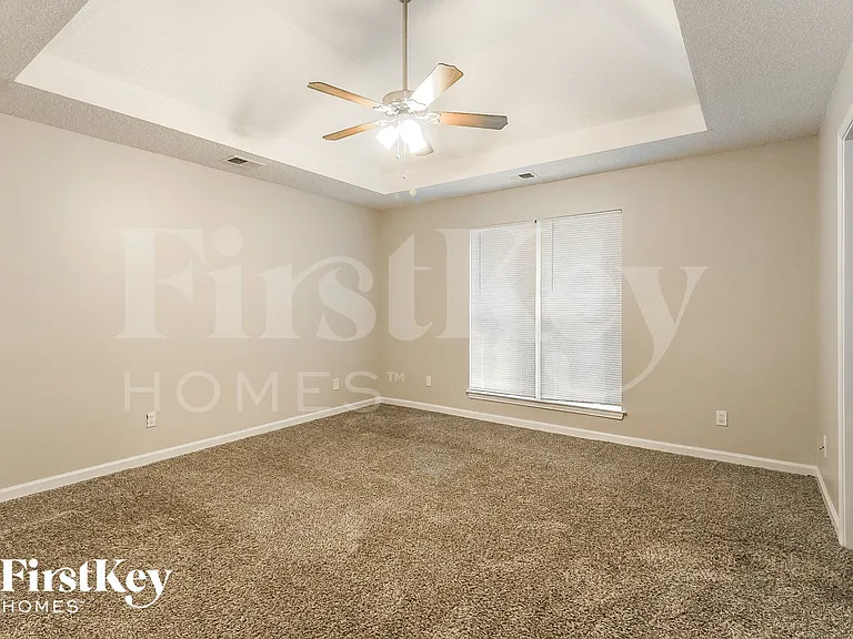 120 Kent Dr — Photo 9
