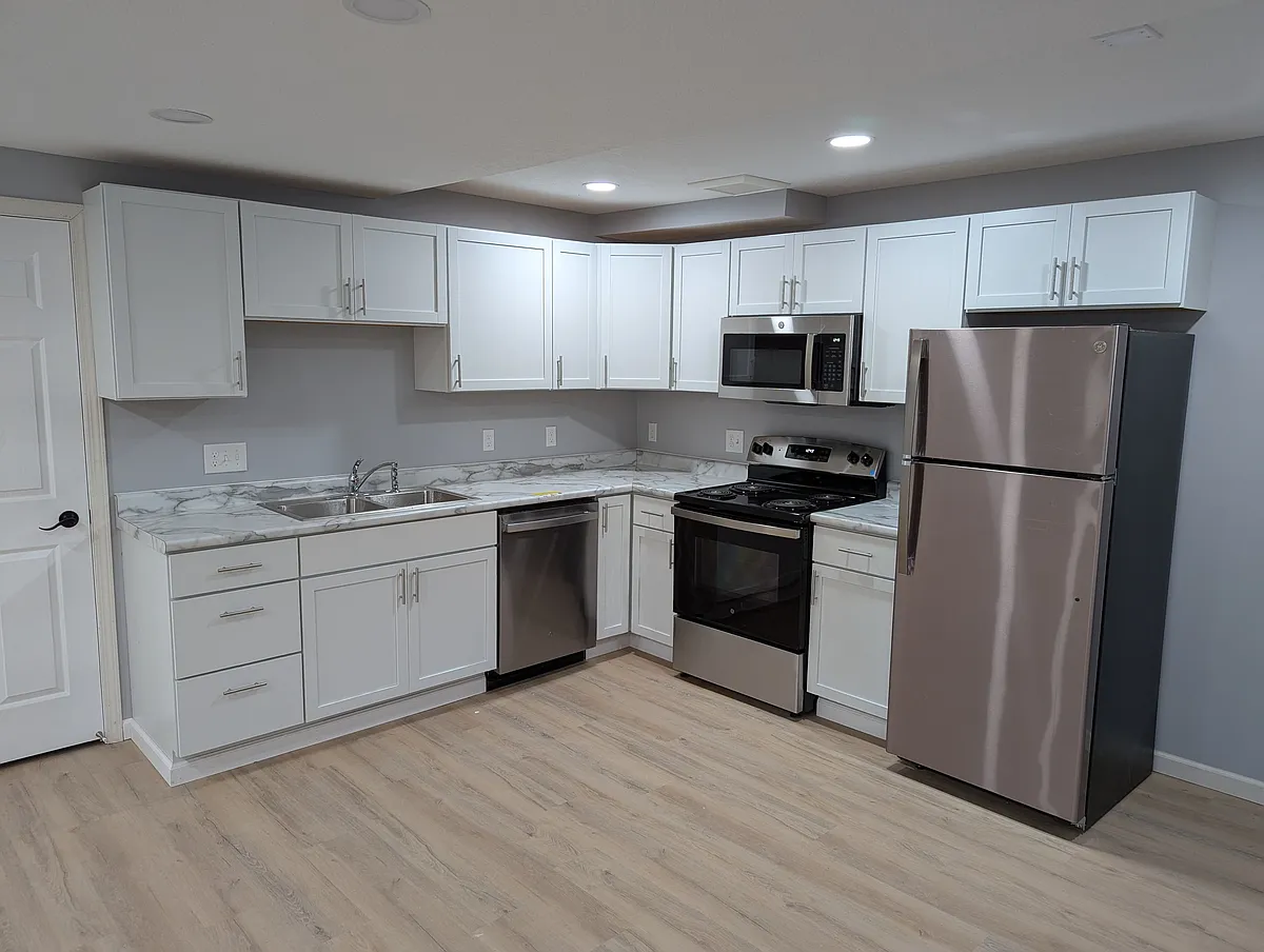 kitchen-new appliances, cabinets and countertops - 203 3rd St E #102