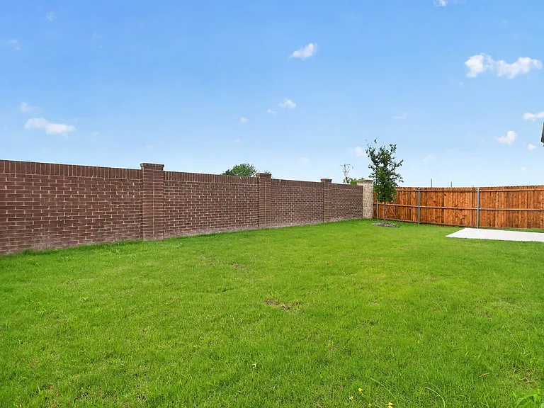 4725 Harlequin Dr — Photo 10