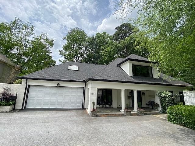 1st image of 1094 Parker Pl NE