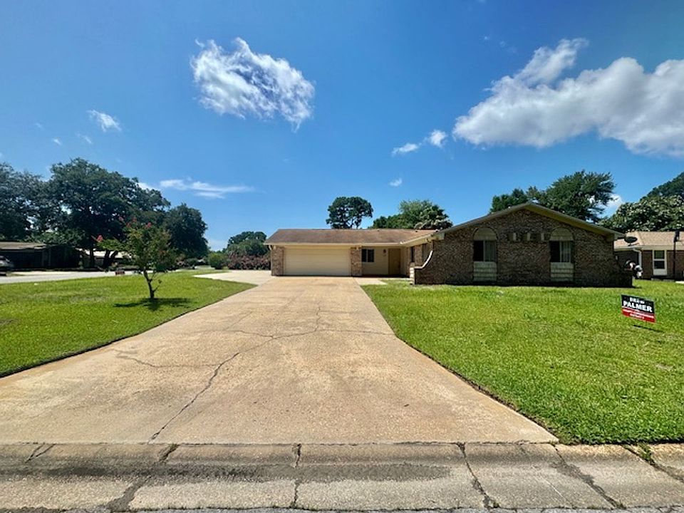 1st image of 135 Perdido Cir