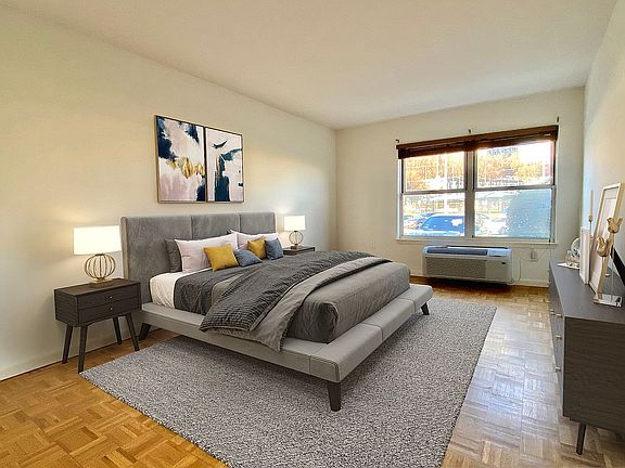 2nd image of 1111 River Rd APT D1
