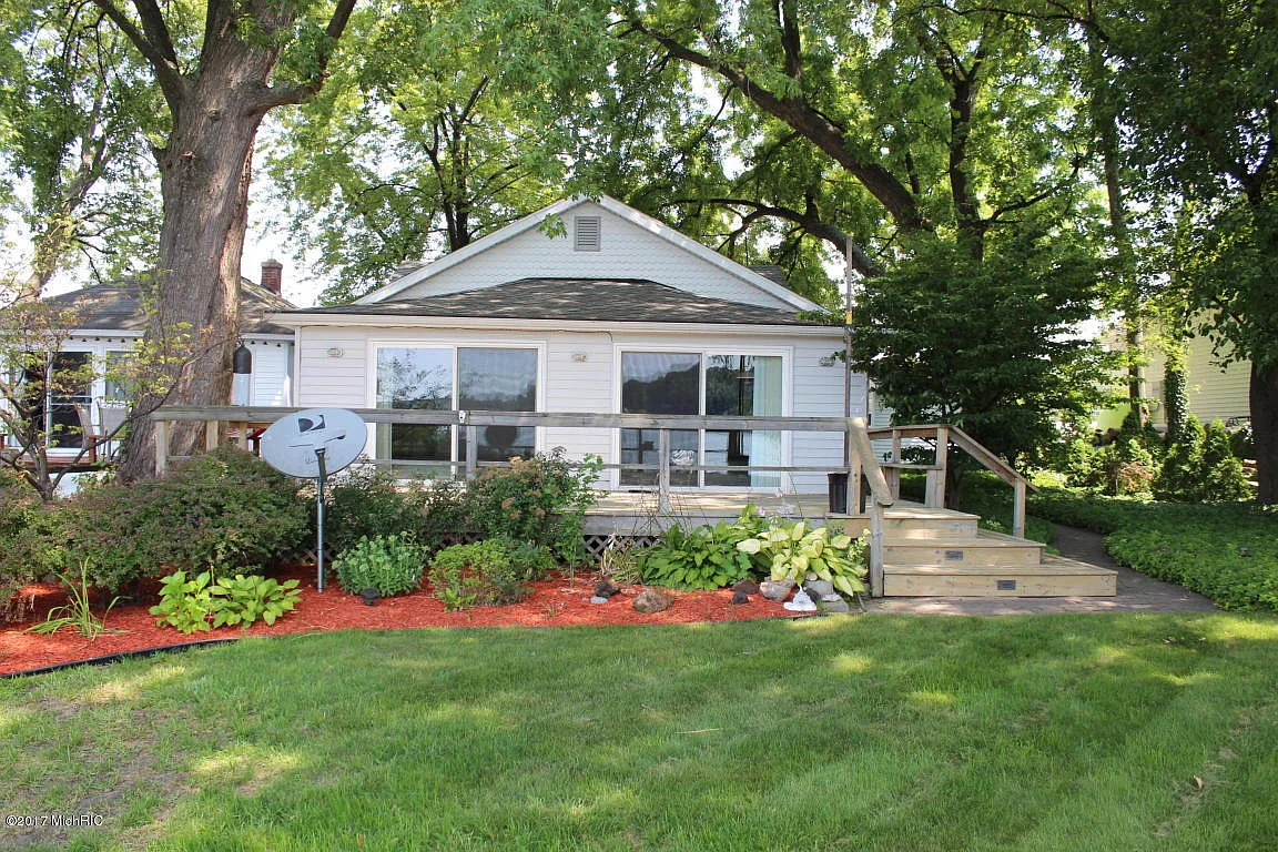609 Lakeshore Blvd photo 1