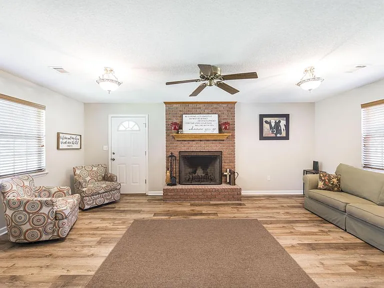 236 Blue Meadow Cir — Photo 9