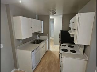 9312 104th Ave NW #202, Edmonton, AB T5H 4G7