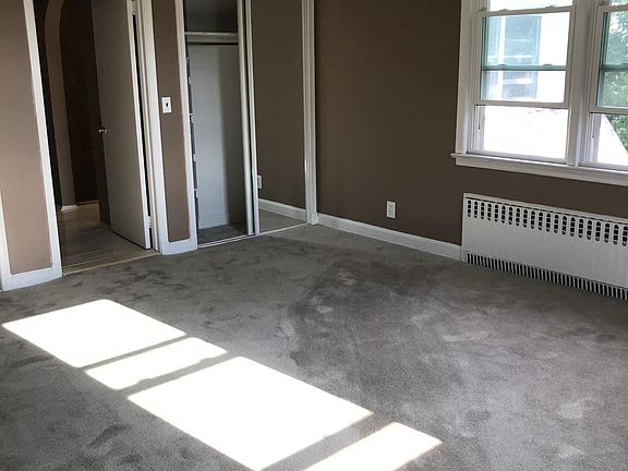 5th image of 169 Montgomery Ave #2