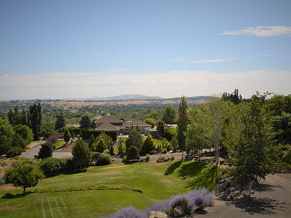 3rd image of 31 Orchard Dr