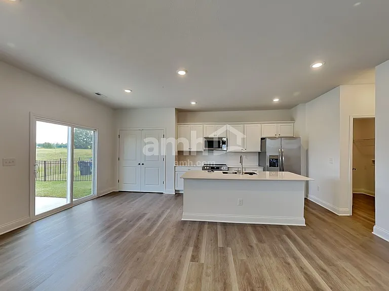 9184 Henley Ave — Photo 5