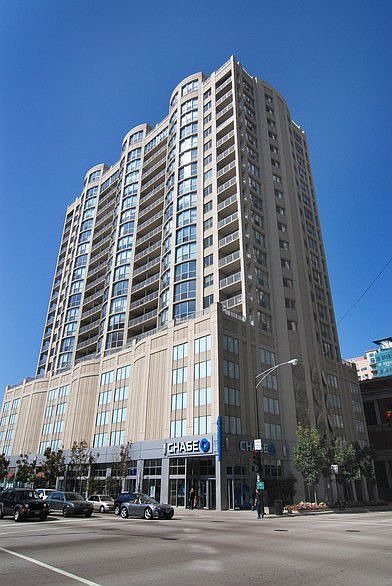 1st image of 600 N Dearborn St APT 611