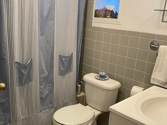 3rd image of 8836 76th St Floor 2