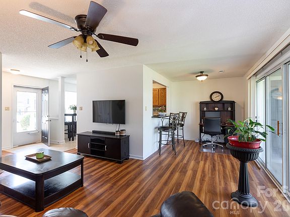 3rd image of 5600 Amity Springs Dr