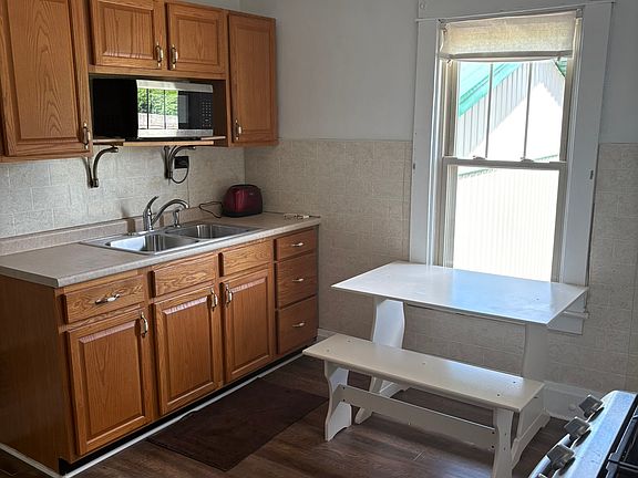 5th image of 800 Lincoln Ave N #2