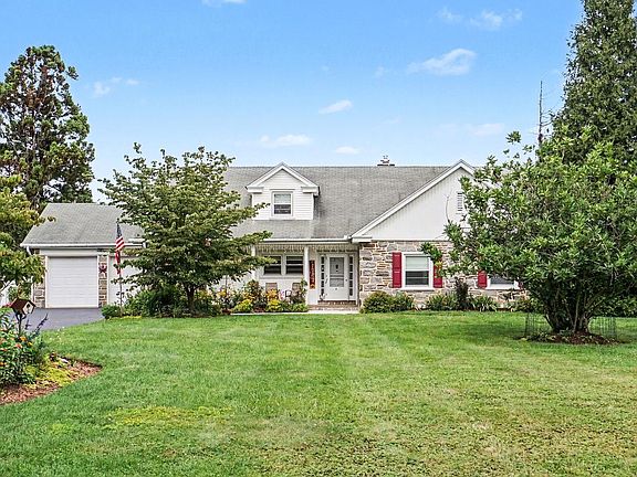 3rd image of 2080 Trumbauer Rd