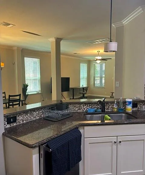 9405 Solana Vista Loop #A — Photo 6