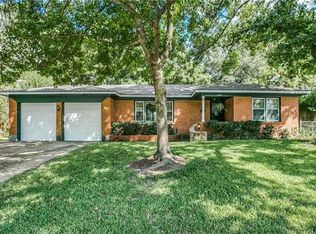 1203 College Oaks Dr, Arlington, TX 76010