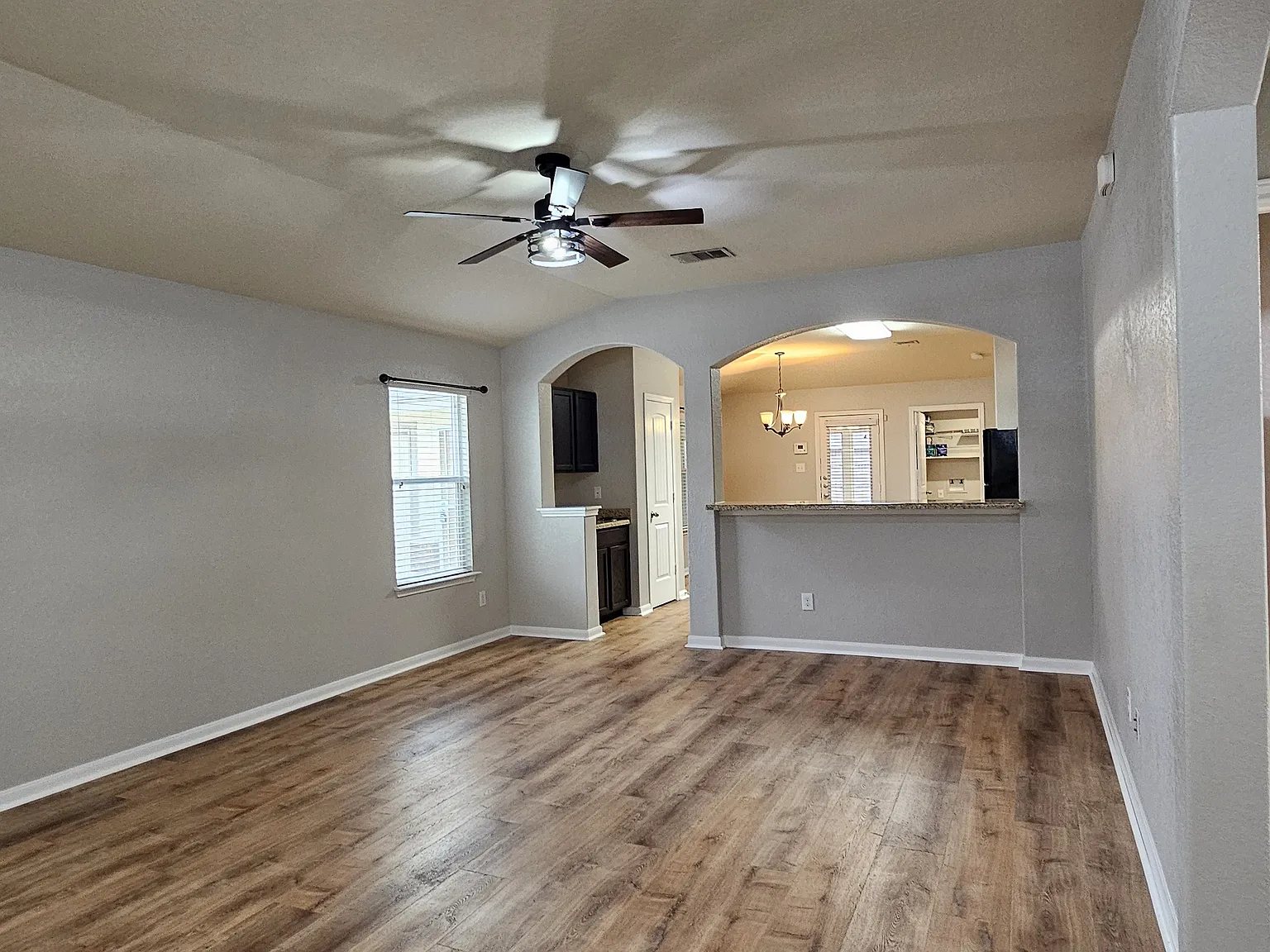 3 bed, 1320 sqft, $1,750 — Photo 4