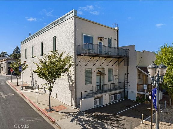 4th image of 302 N Main St